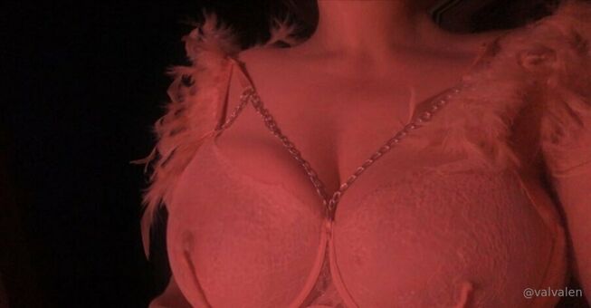valvalen Голе фотографије OnlyFans 2