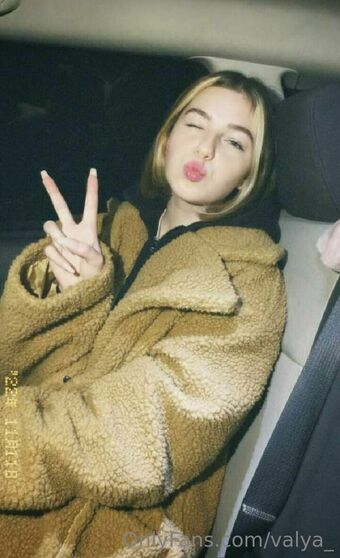 valya_ Голе фотографије OnlyFans 8