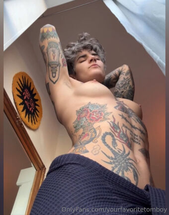 Vas Hal Голе фотографије OnlyFans 36