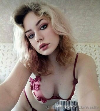 vickirivas99