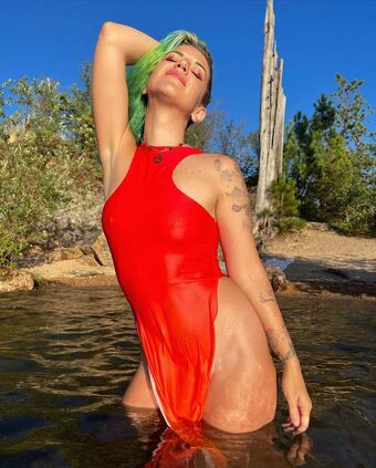 Violet Bombs Голе фотографије OnlyFans 44