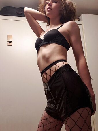 Whimsy Waffle Голе фотографије OnlyFans 45