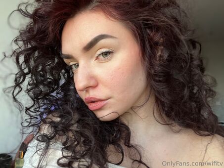 wifitv Голе фотографије OnlyFans 2