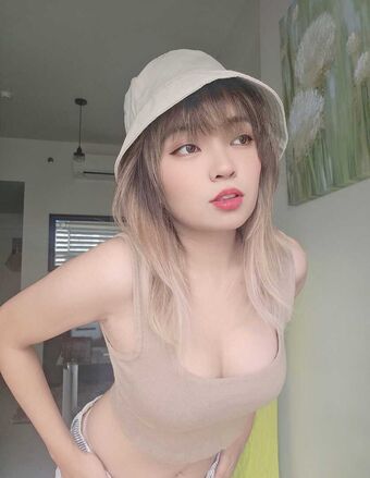 Xeora Голе фотографије OnlyFans 13