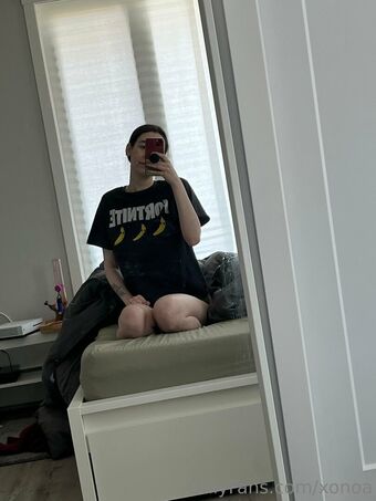 xonoa Голе фотографије OnlyFans 18
