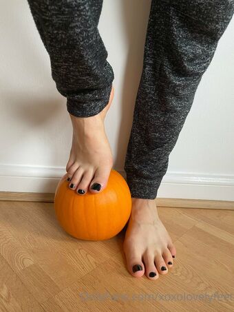 xoxolovelyfeet