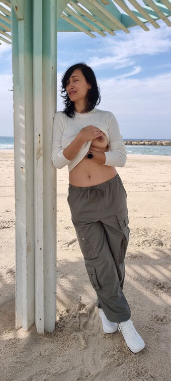 Yana Sunrise Голе фотографије OnlyFans 4