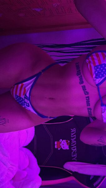 Yeahm8r Голе фотографије OnlyFans 35