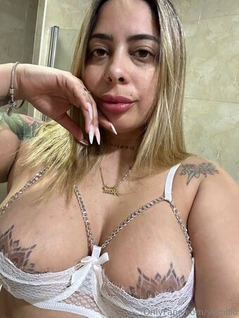 yemillo Голе фотографије OnlyFans 13