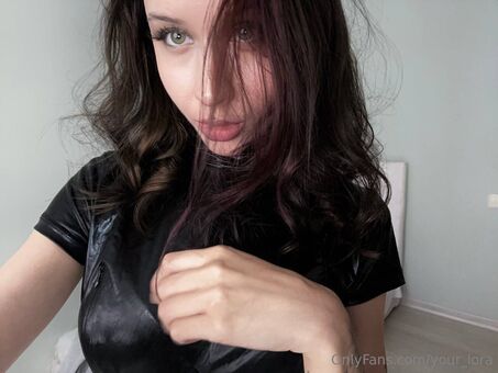 your_lora Голе фотографије OnlyFans 11
