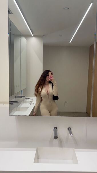 Zeling Голе фотографије OnlyFans 23