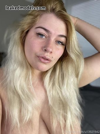 Comewatchkitty Голе фотографије OnlyFans 14