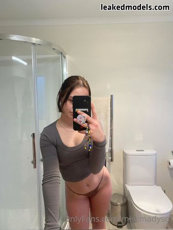 Missmadysof Голе фотографије OnlyFans 8