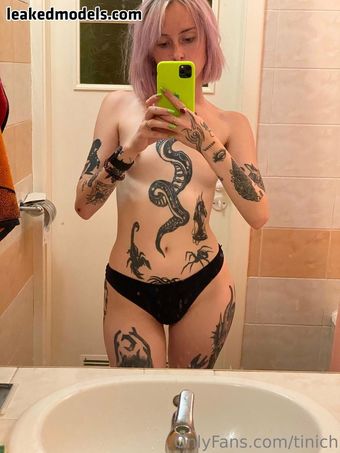 Tinich Голе фотографије OnlyFans 11