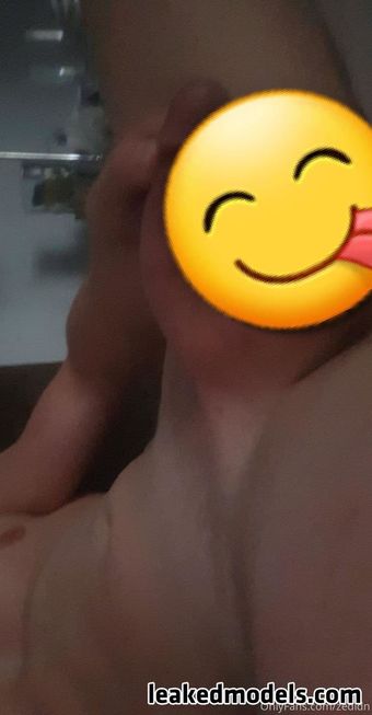 Zedldn Голе фотографије OnlyFans 7